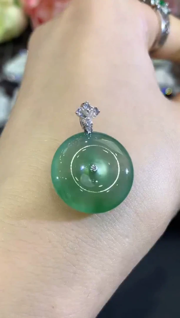 吊坠(不含链)18K金镶嵌翡翠B122