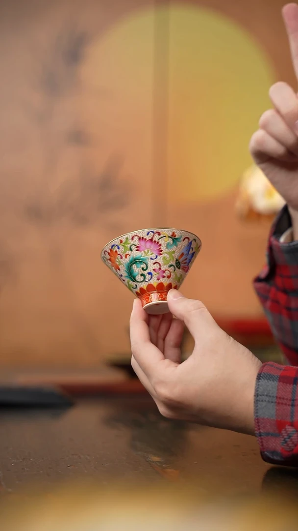 陶瓷掐丝珐琅灵蝶手绘斗笠杯