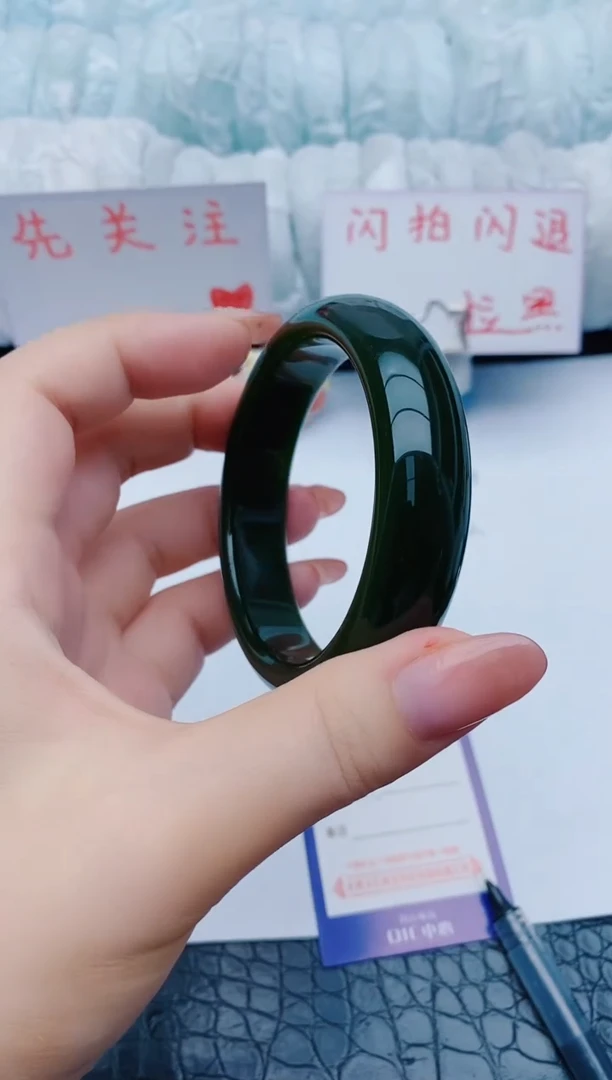 石英质玉手镯未镶嵌x62+59-60