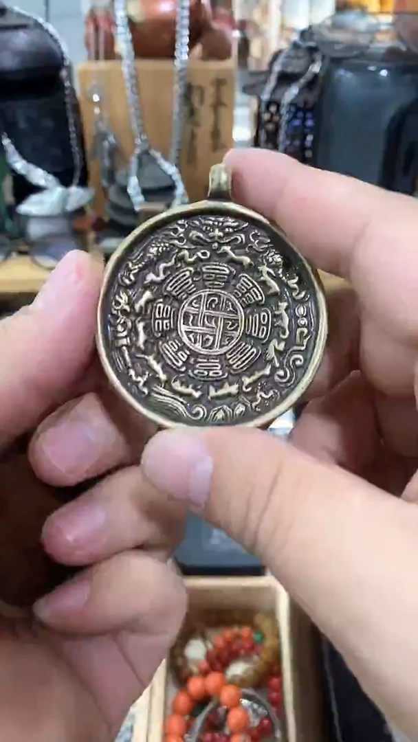 瓷片闪购商品  如图所示
