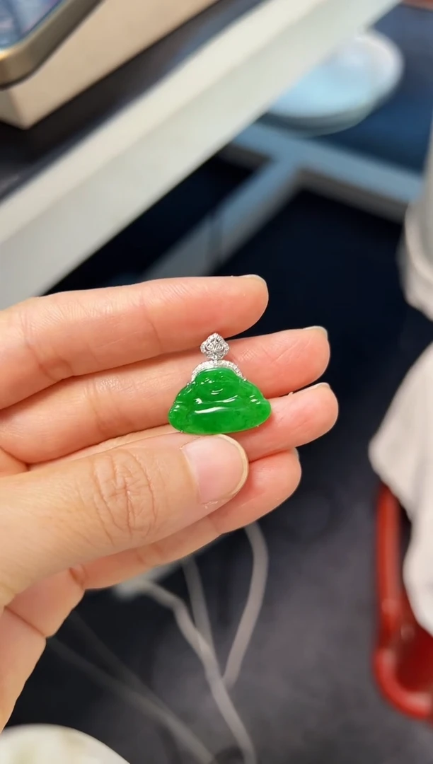 吊坠(不含链)18K金镶嵌翡翠8800