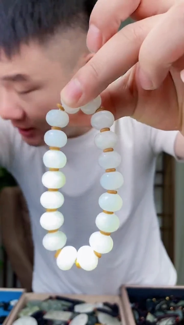 和田玉未镶嵌挂件拍一发一，多样性发货！