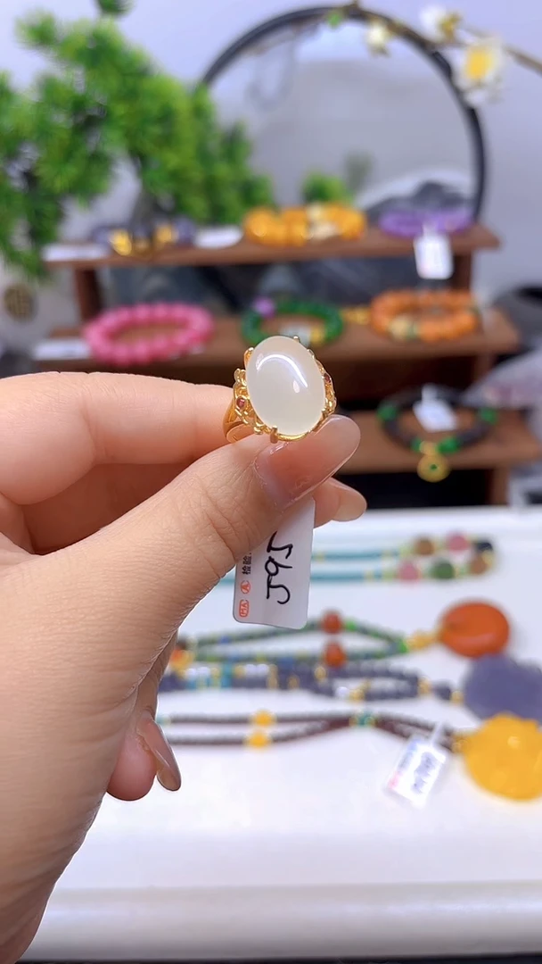 银S925镀金镶嵌戒指和田玉J95