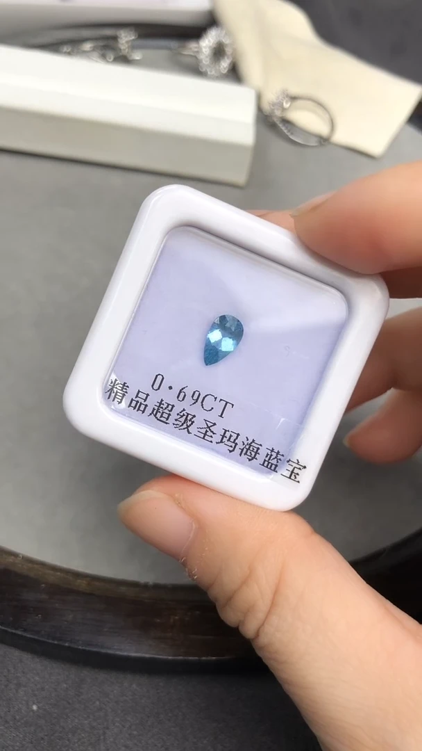 裸石海蓝宝石0.69CT超圣