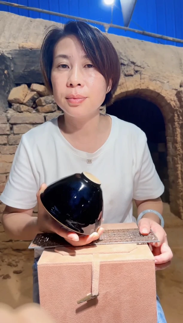 茶盏38科研院院长乌金示范基地-杨飞燕