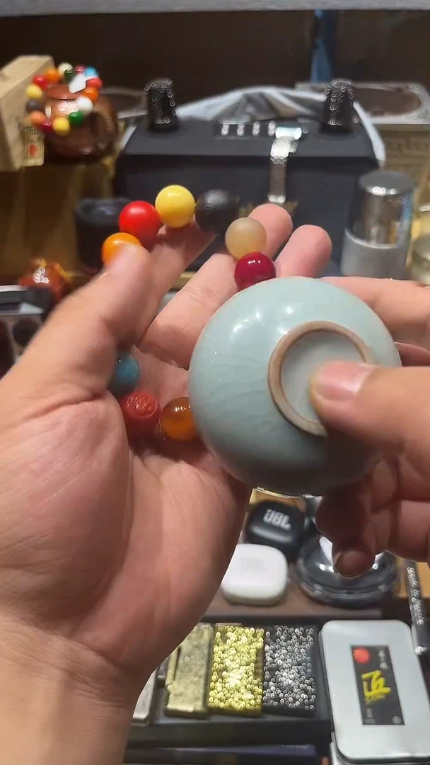 瓷片闪购商品 如图所示