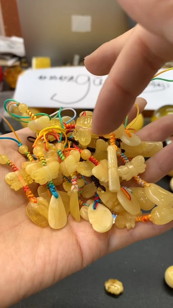 【闪购商品】未镶嵌琥珀珠宝奇石2577多样性发其一微瑕