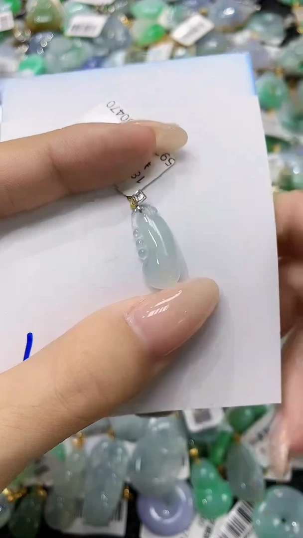 翡翠18K金镶嵌颈饰 111111111111