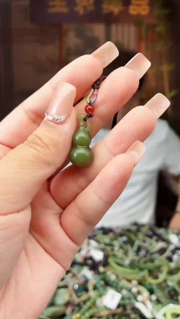 和田玉未镶嵌颈饰拍一发一