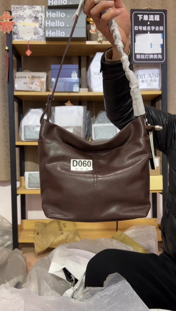 小牛剖层皮革老张家女包060