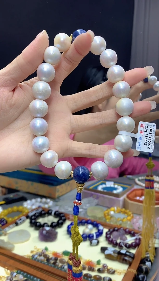 Y**～18子手持一物一证 铜乐旭收藏