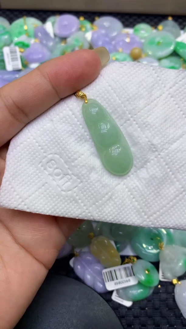 颈饰未镶嵌翡翠天然缅甸A货翡翠1
