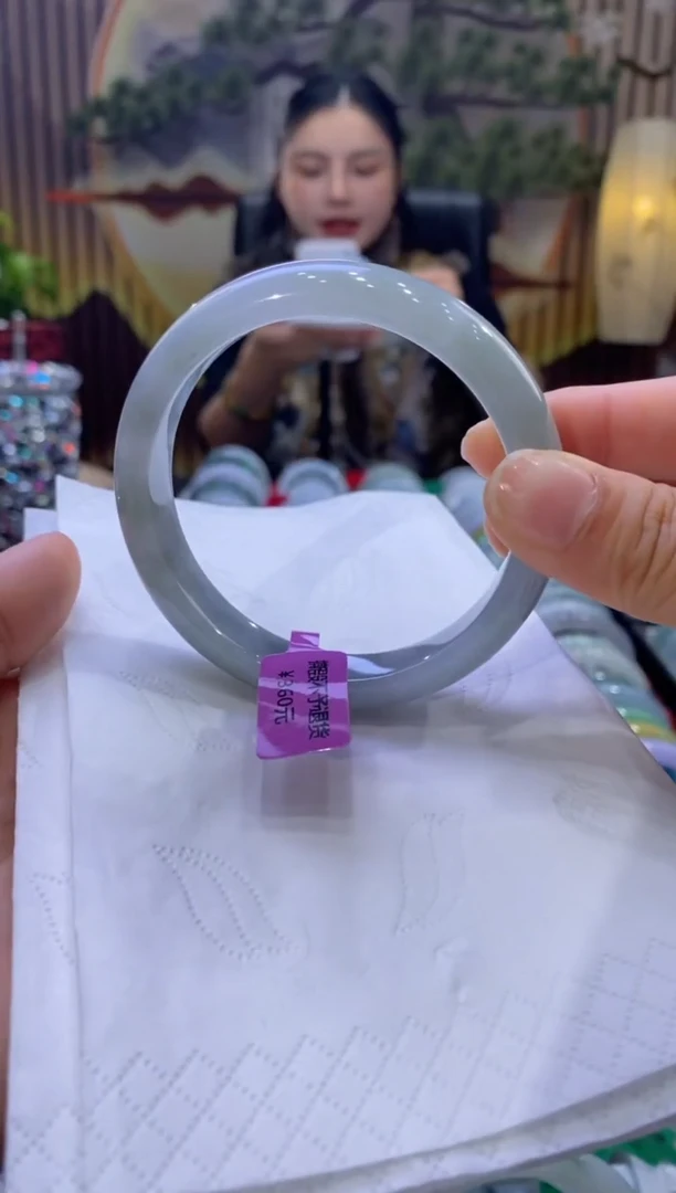 【闪购商品】翡翠手镯未镶嵌多人05214