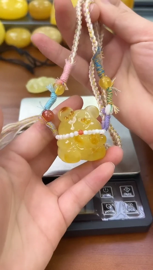 未镶嵌蜜蜡裸石琥珀蜜蜡吊坠