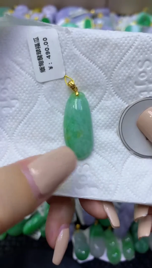 颈饰未镶嵌翡翠天然缅甸翡翠A货