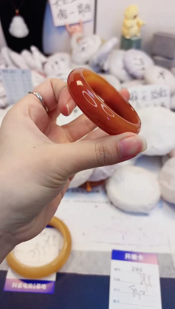 【闪购商品】石英质玉手镯未镶嵌290-玛瑙-圈口53