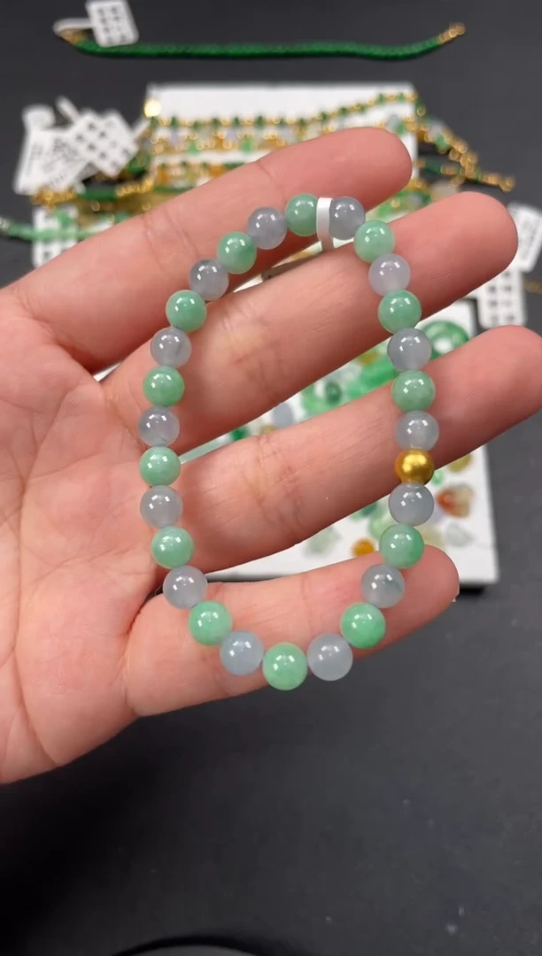 套链足金镶嵌翡翠一个   P109