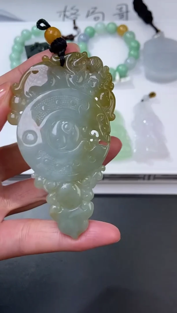 未镶嵌挂件翡翠374885   多人