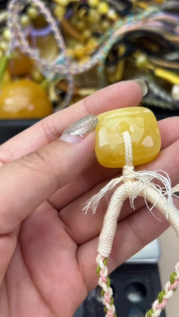 未镶嵌蜜蜡裸石蜜蜡吊坠