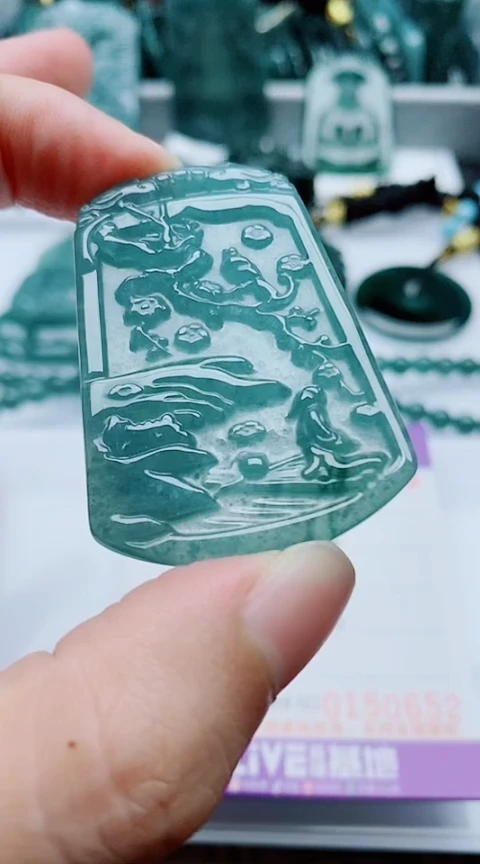 颈饰未镶嵌翡翠