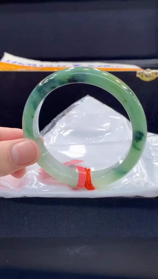 未镶嵌手镯翡翠翡翠手镯