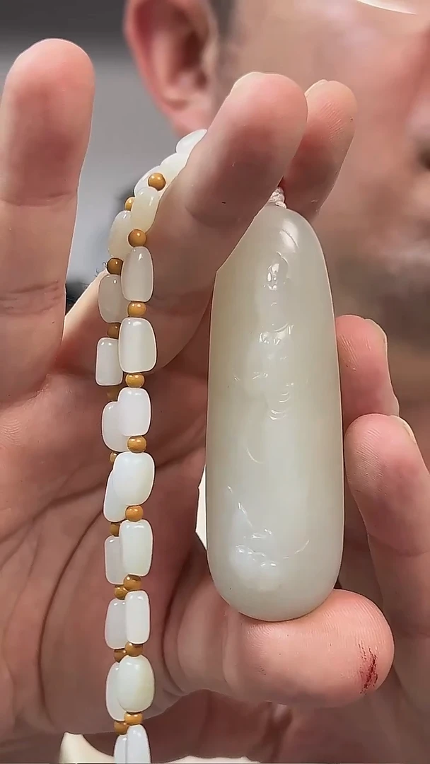 和田玉未镶嵌颈饰观音