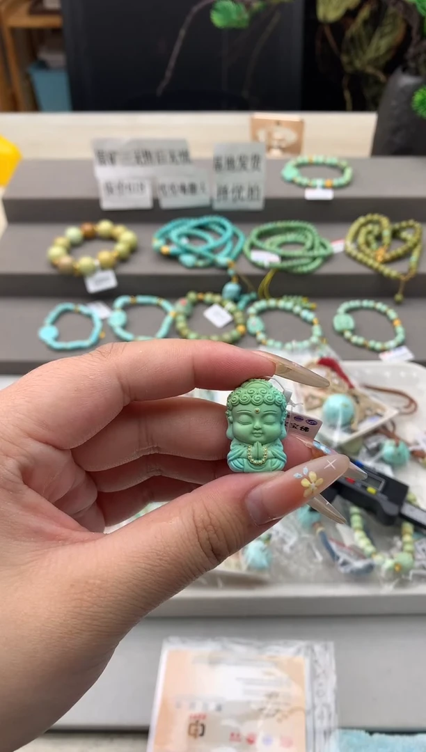 绿松石未镶嵌雕刻C153