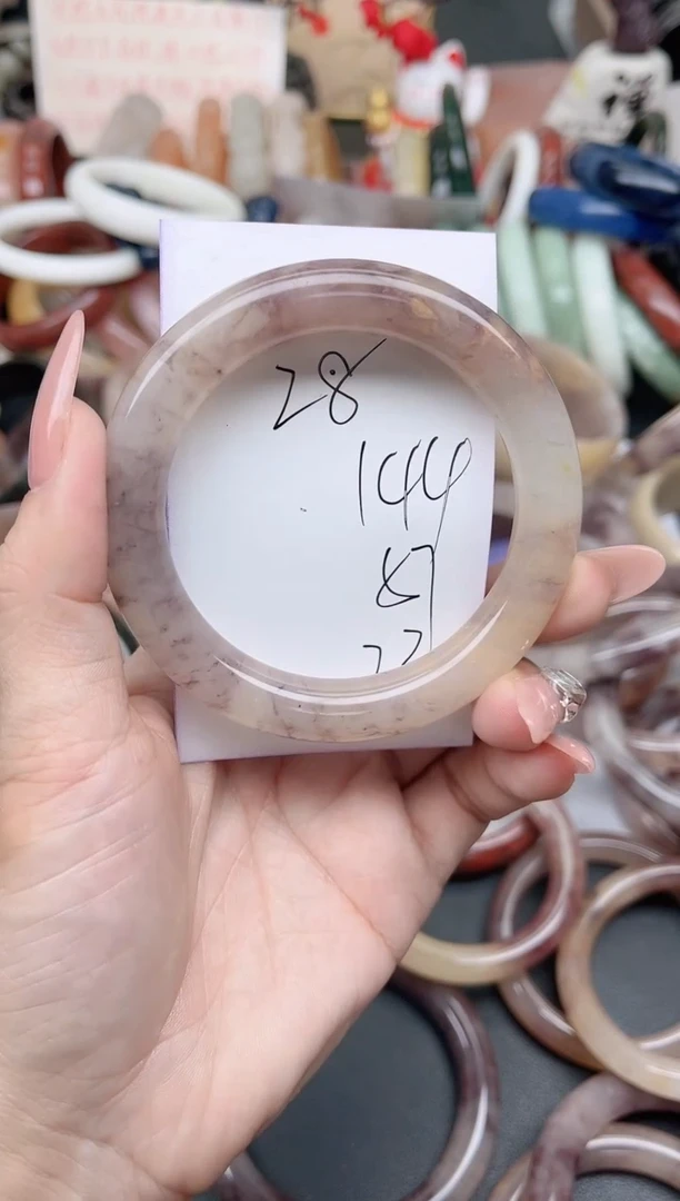 未镶嵌手镯石英质玉144