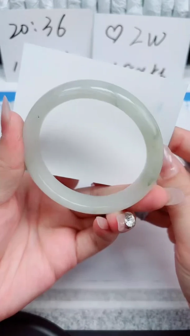 石英质玉手镯未镶嵌47-58.9