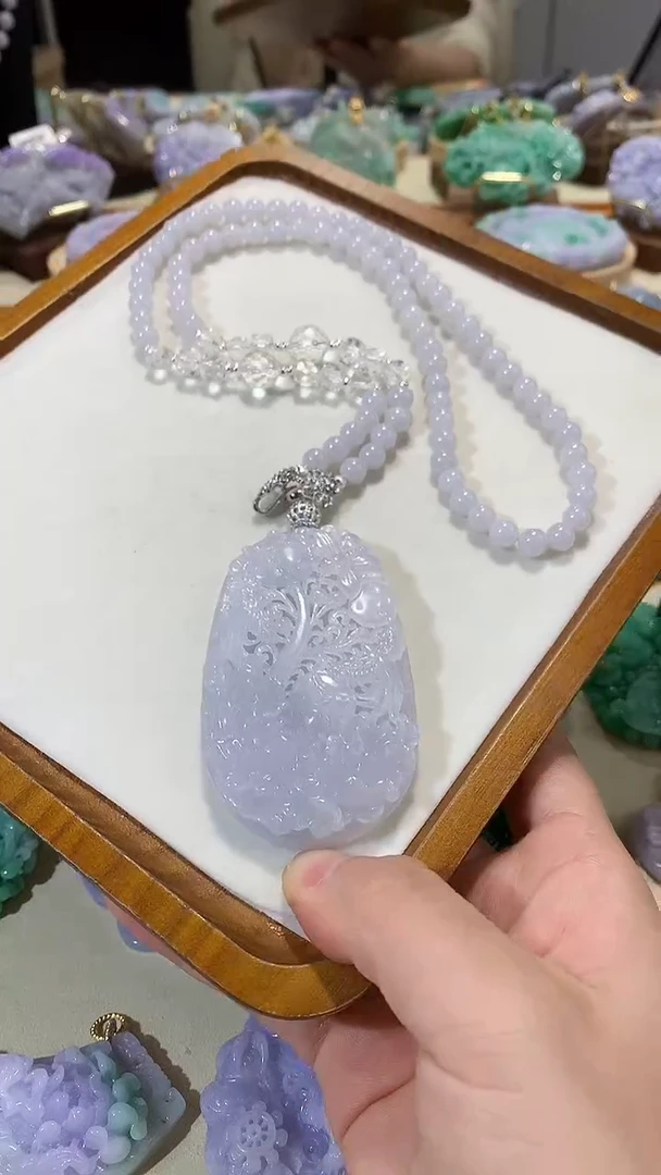 颈饰未镶嵌翡翠吊坠