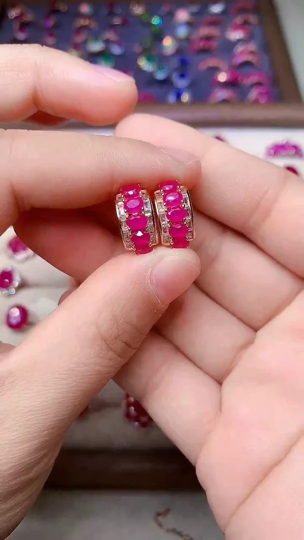 【闪购商品】红宝石耳饰银S925镶嵌000