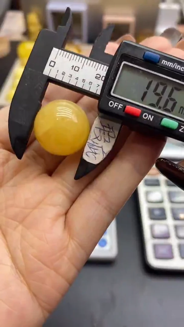 琥珀未镶嵌珠宝奇石477