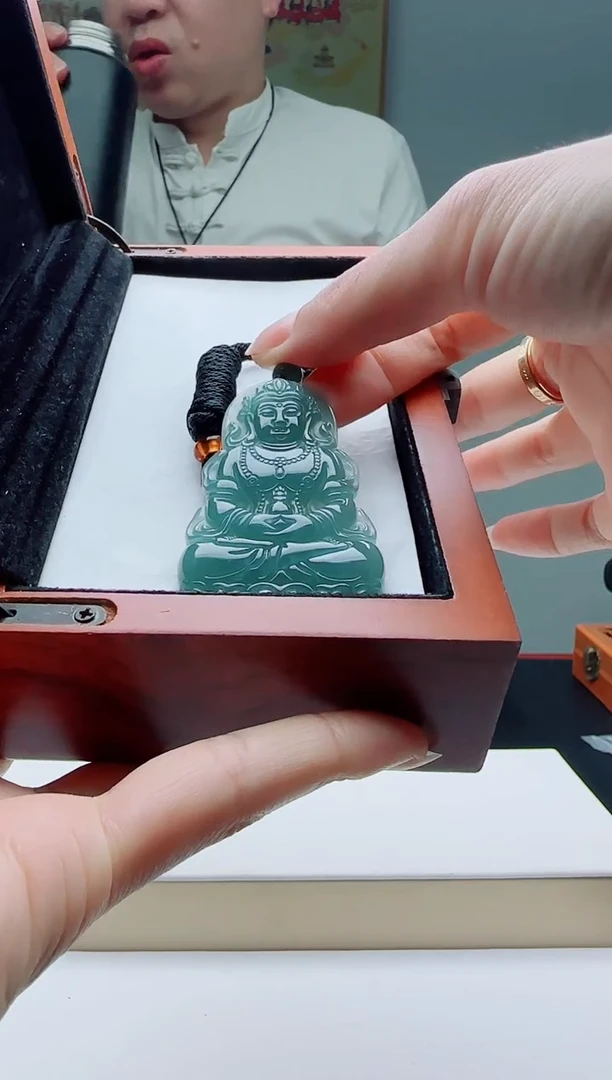 颈饰未镶嵌翡翠多样性发其一