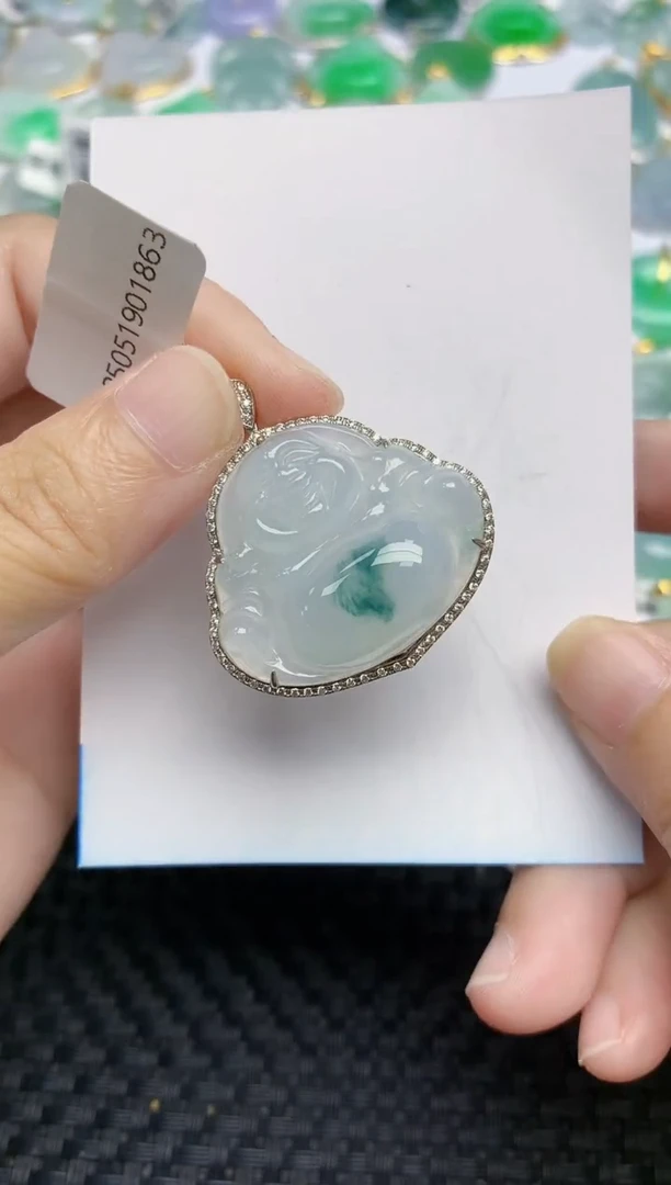 翡翠18K金镶嵌颈饰天然翡翠A货