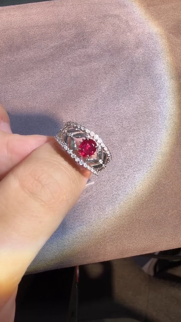 18K金镶嵌戒指红宝石1.05ct/无烧鸽血红/七天鉴赏期