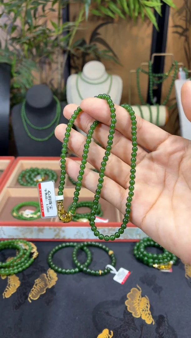 颈饰未镶嵌和田玉（碧玉）4辣菠无矿锁骨链