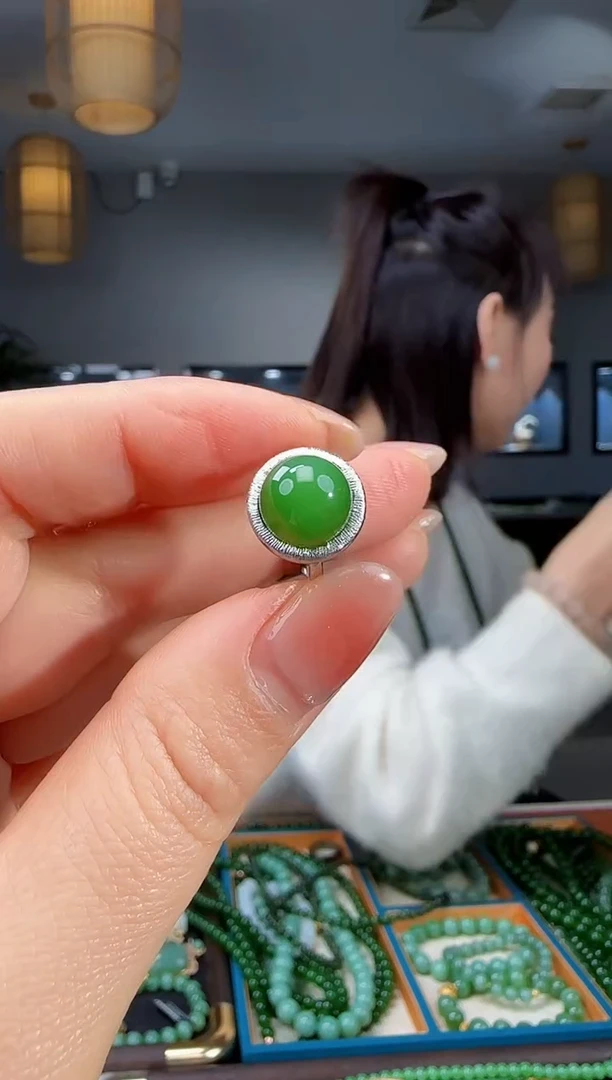 银S925镶嵌戒指和田玉1