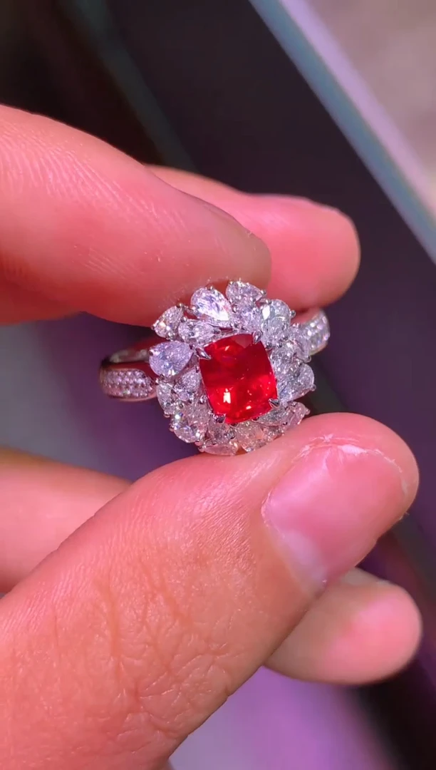 18K金镶嵌戒指红宝石1.14CT  主证