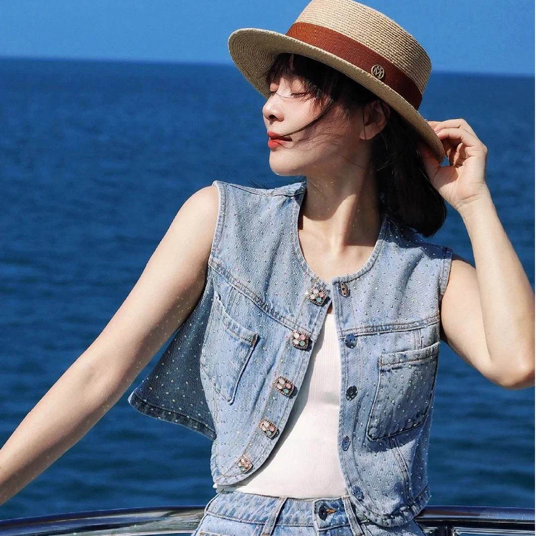 <猪猪出品>2025春夏上新时尚休闲牛仔马甲复古无袖钉珠夏季814