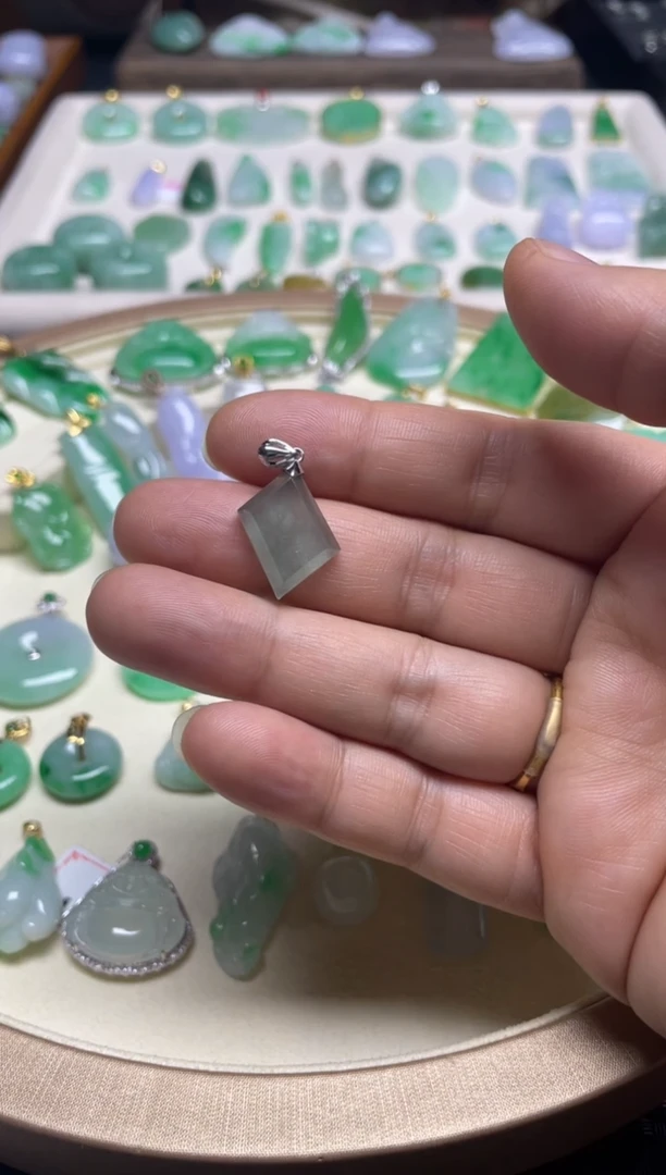 翡翠18K金镶嵌吊坠(不含链)无事牌