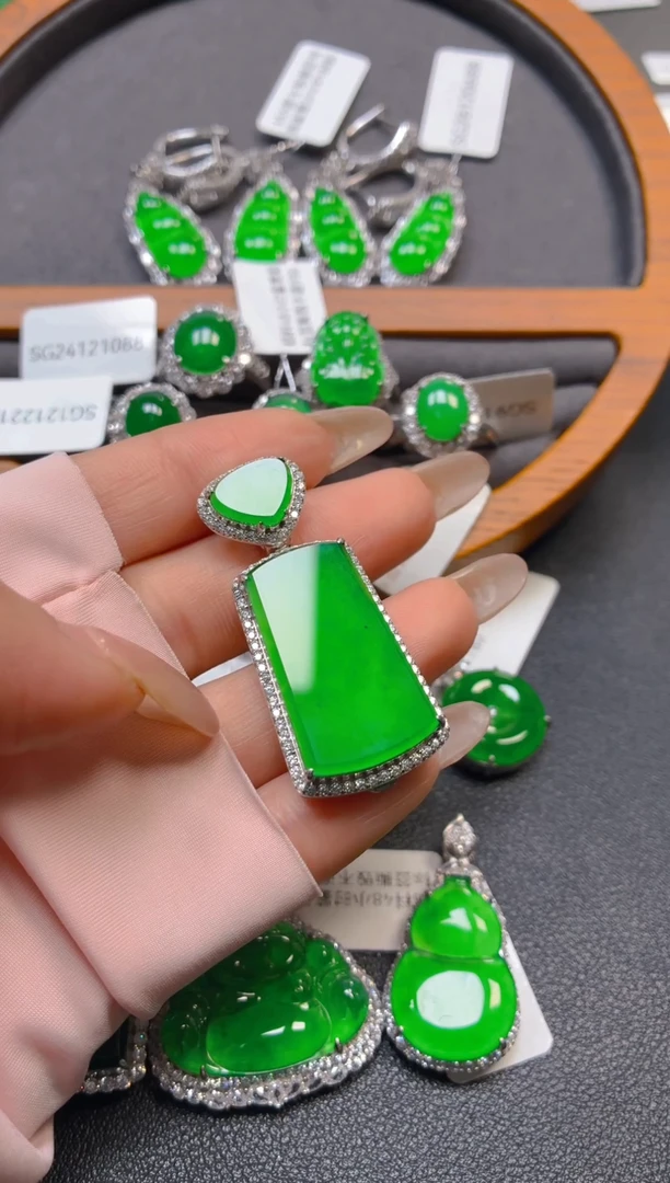 颈饰银S925镶嵌翡翠1