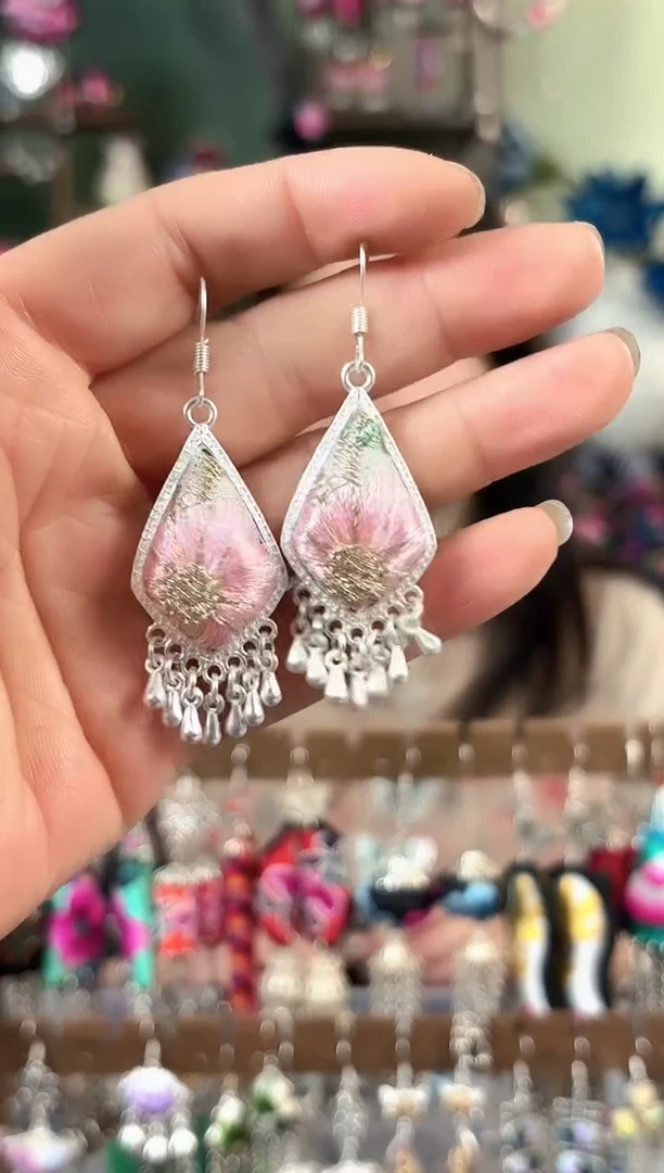 彩云南阁非遗老绣饰品539*