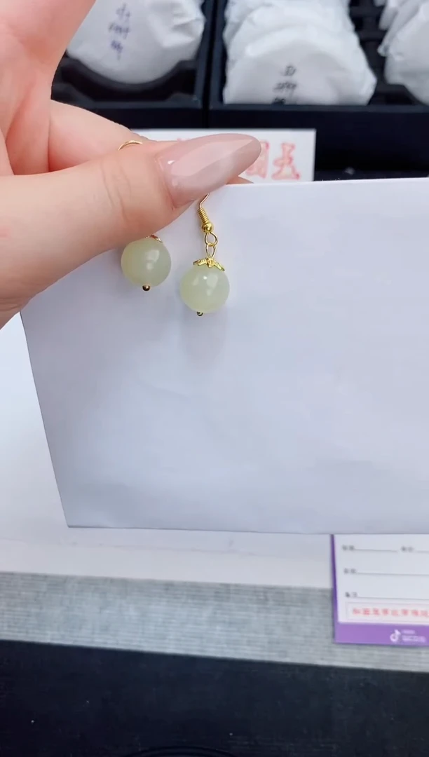 未镶嵌石英质玉耳钉友缘微色差T黄