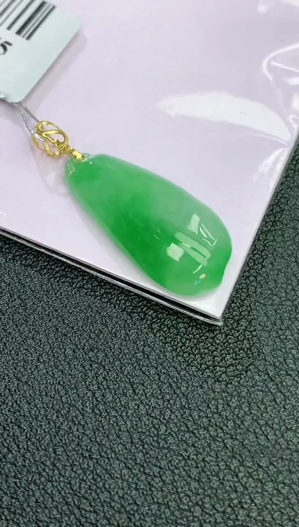 颈饰18K金镶嵌翡翠赠礼盒证书 麦麦