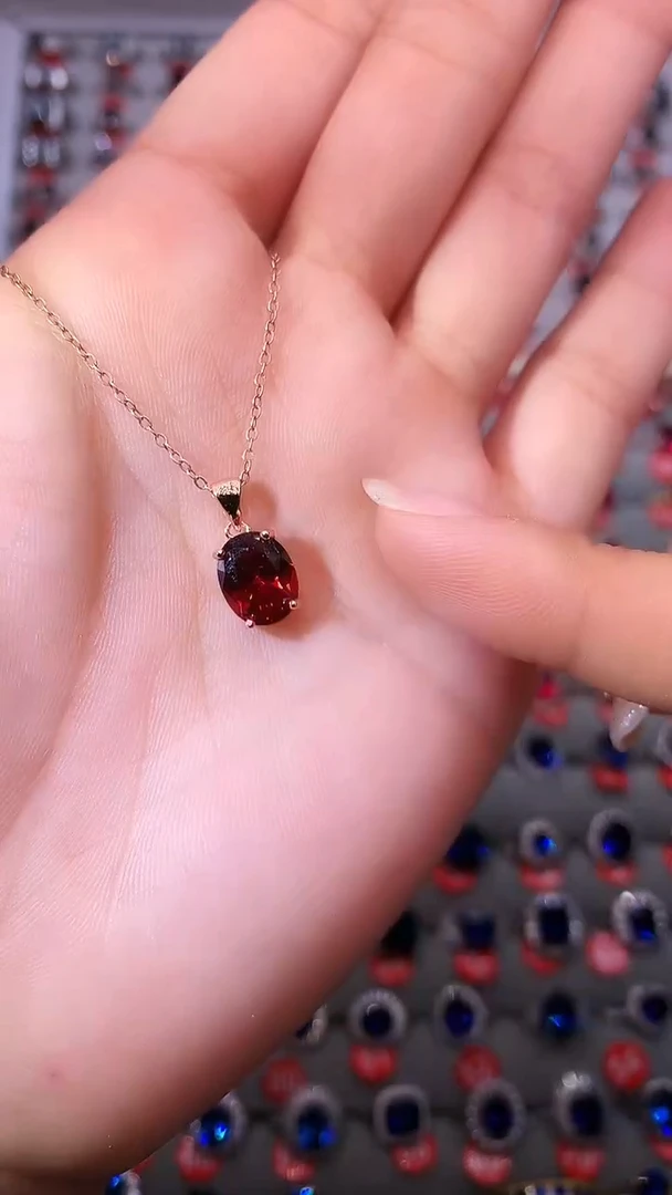 【闪购商品】石榴石吊坠(赠链)银S925镶嵌1111