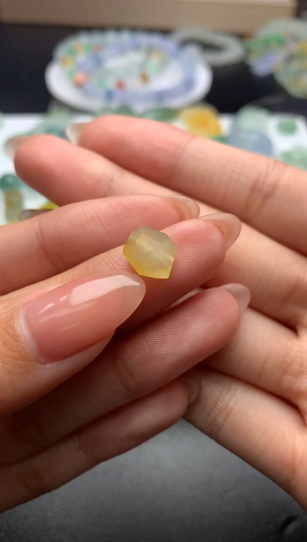 【闪购商品】定制翡翠未镶嵌毛货