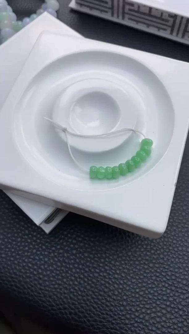 翡翠散珠61天然A货翡翠散珠