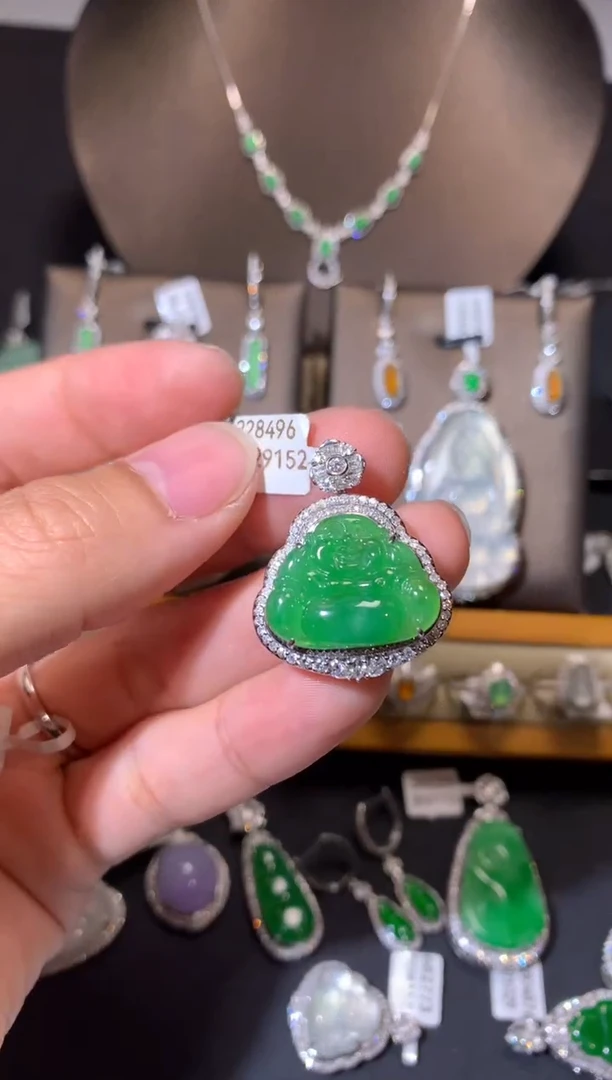 【闪购商品】翡翠吊坠(不含链)18K金镶嵌吊坠