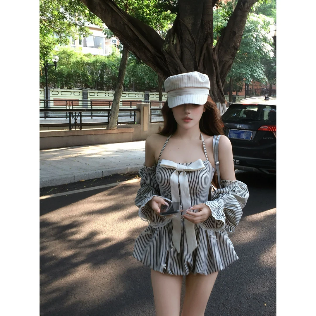 高智女神 夏季纯欲风小众宽松显瘦蝴蝶结挂脖连衣裙条纹花苞短裙