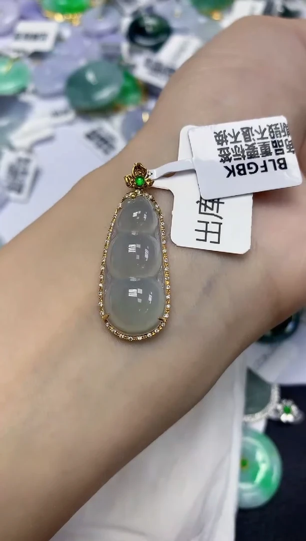 翡翠18K金镶嵌颈饰天然缅甸翡翠A货百元以上9元证书费自理